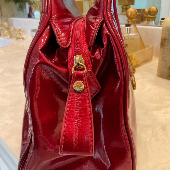 Vivienne Westwood Jasmine Red Patent Leather Handbag with Gold Glitter Detail - Picture 4 of 16